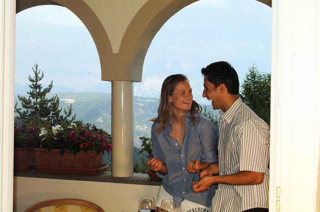 Hotel Koenig Laurin San Genesio Atesino Pokoj fotografie