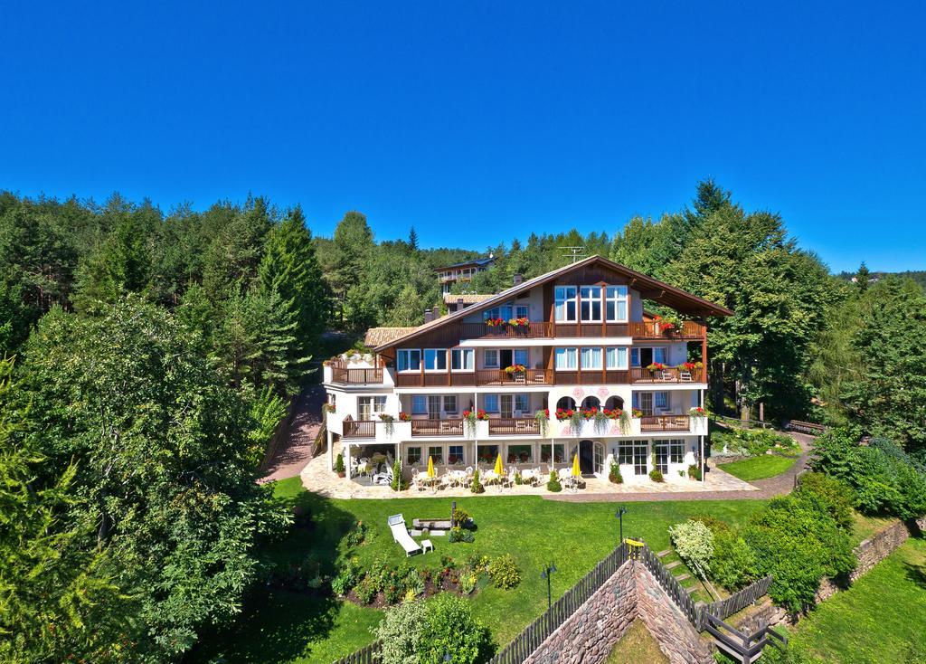 Hotel Koenig Laurin San Genesio Atesino Pokoj fotografie